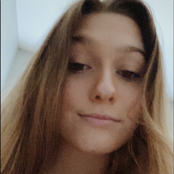 Meet your Posher, Ashley - Picture 1 of 1